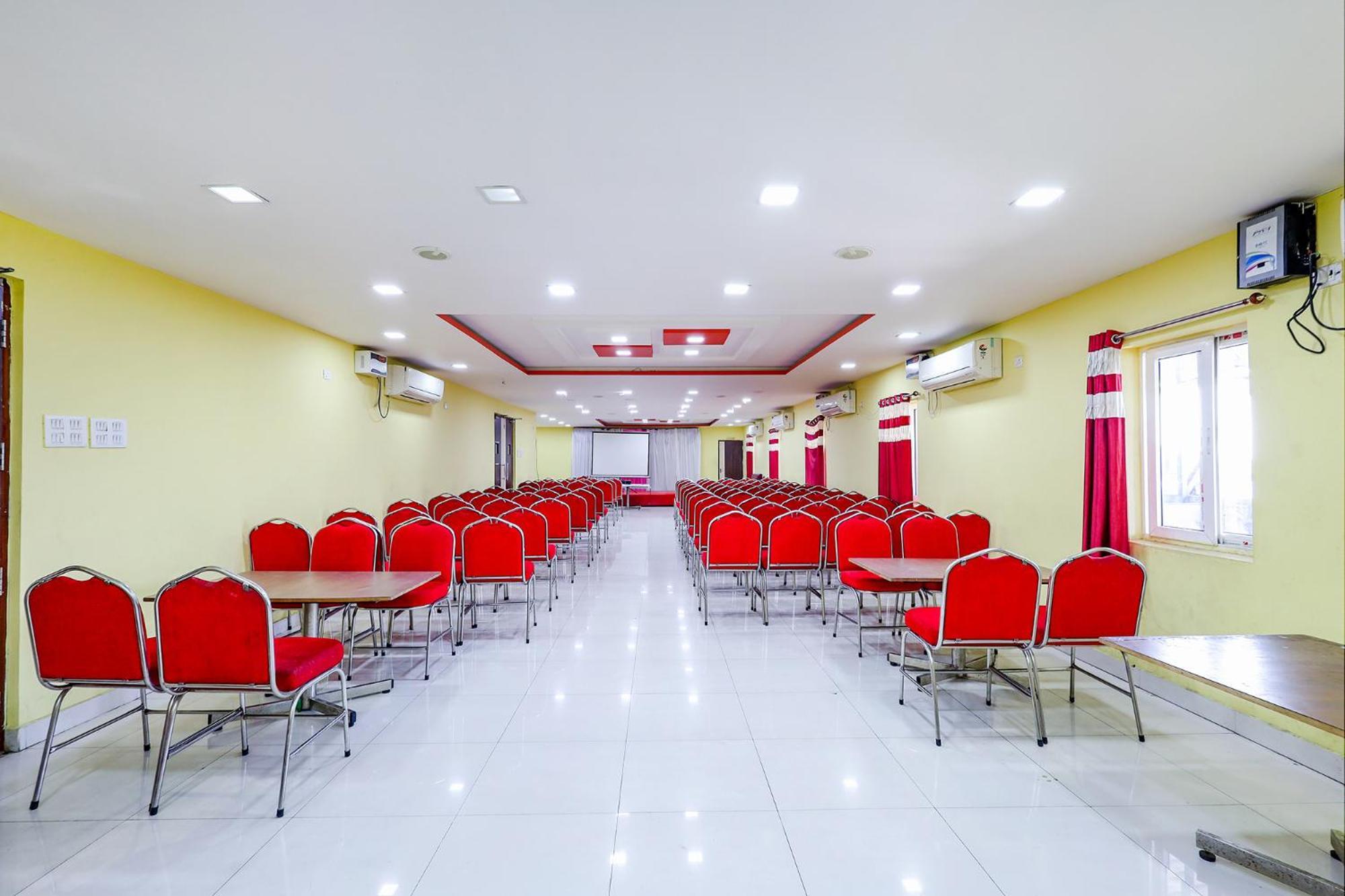 Fabhotel Prime Mahalaya Residency - Nr Chennai International Airport Buitenkant foto